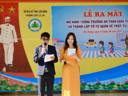LỄ RA MẮT MÔ HÌNH "CỔNG TRƯỜNG AN TOÀN GIAO THÔNG" VÀ THÀNH LẬP TỔ TỰ QUẢN VỀ TRẬT TỰ AN TOÀN GIAO THÔNG